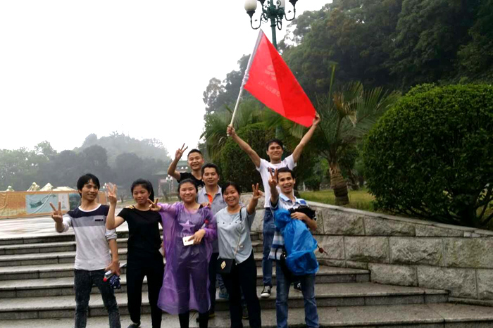 第一組到達(dá)終點(diǎn)的圣元小伙伴 第一組到達(dá)終點(diǎn)的圣元小伙伴