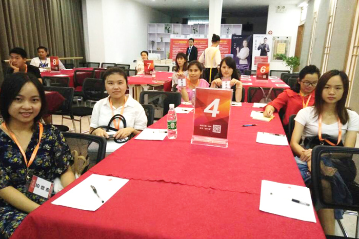 圣元電器伙伴在學(xué)習(xí)現(xiàn)場