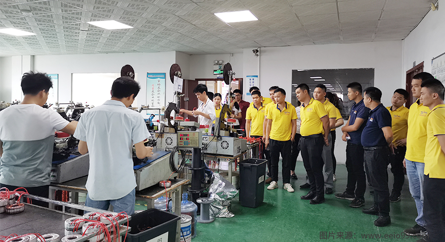 中山客戶參觀考察圣元環(huán)形變壓器生產(chǎn)車間