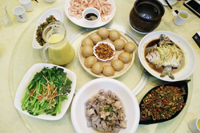 圣元電器小伙伴聚餐咯！